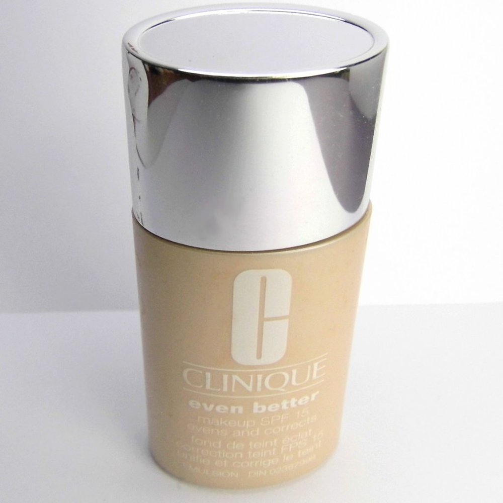 CLINIQUE Foundation 18 Deep Neutral Even Better